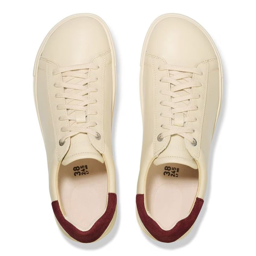 Birkenstock BEND VARSITY 1030307 Eggshell/Zinfandel | Cuir Largeur Étroite - Boutique du Cordonnier