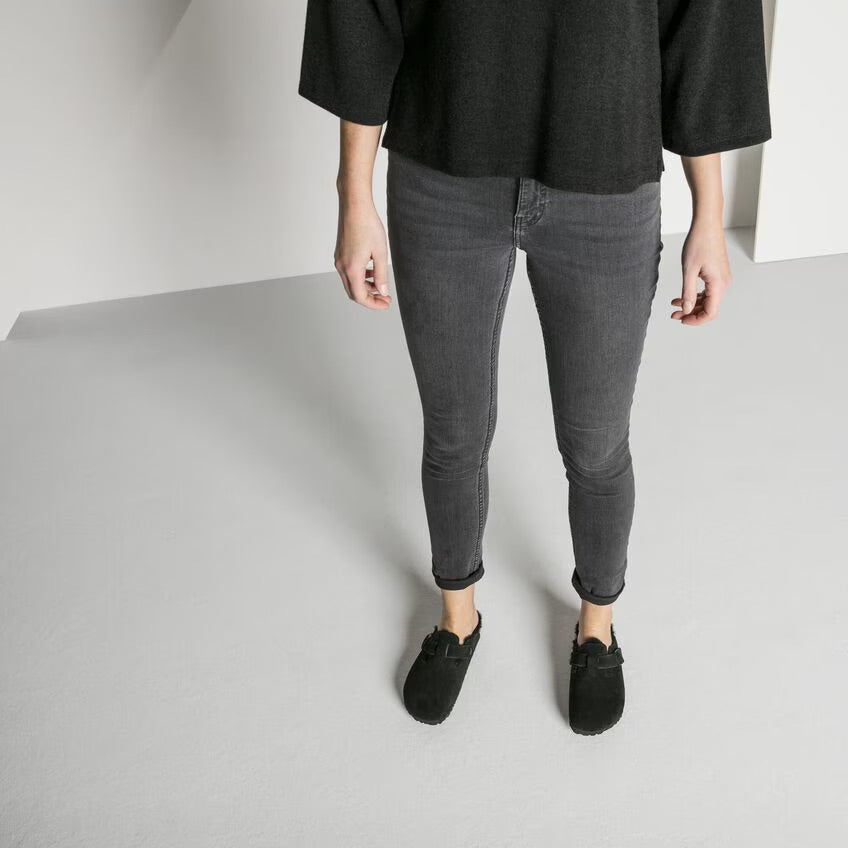 Birkenstock BOSTON Shearling 259883 Noir | Suède/Shearling Largeur Étroite - Boutique du Cordonnier