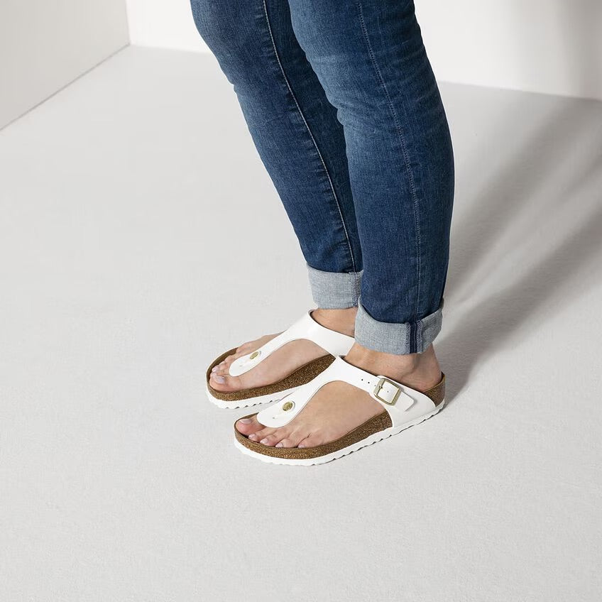 Birkenstock GIZEH 1005299 White Patent | Birko-Flor Largeur Régulière - Boutique du Cordonnier