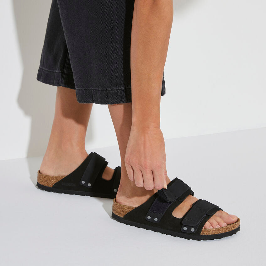 Birkenstock UJI 1024832 Noir | Nubuck/Suède Largeur Étroite - Boutique du Cordonnier