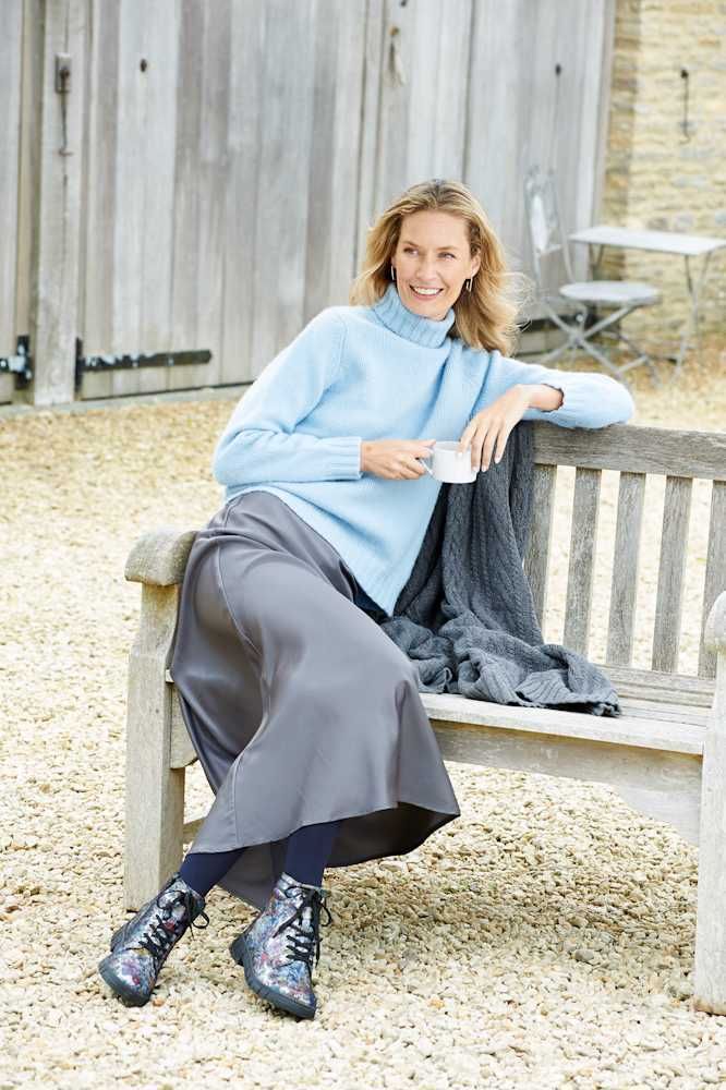 DB Shoes PERSHORE 75238X Black Floral - Boutique du Cordonnier