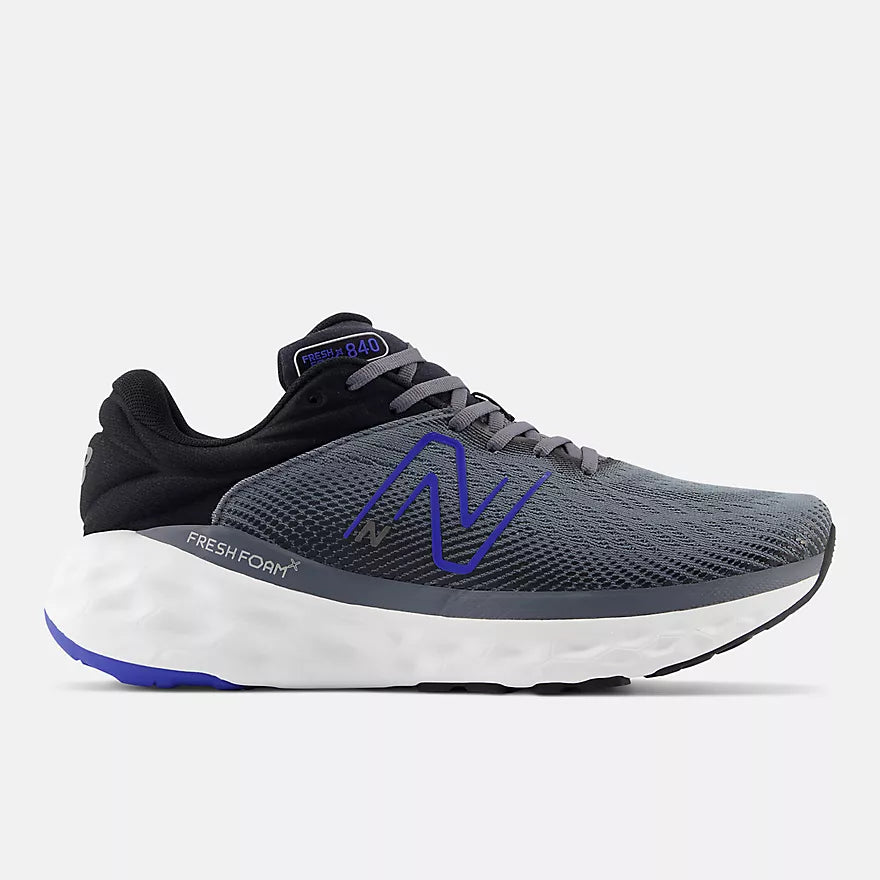 New Balance M840FCB Castlerock/Bleu Marine/Noir | Espadrilles de course - Boutique du Cordonnier