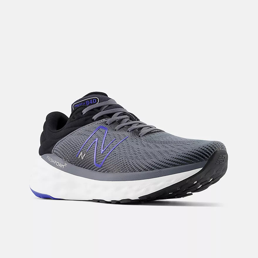 New Balance M840FCB Castlerock/Bleu Marine/Noir | Espadrilles de course - Boutique du Cordonnier